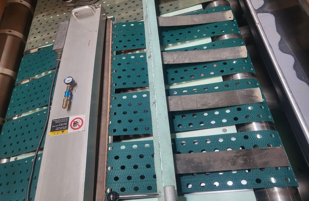 판지 회사 PVC 타공벨트 현장 접착