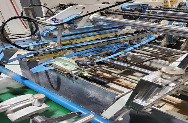 포장기계 폴리벨트 현장 접착